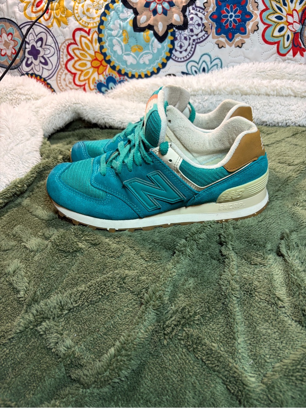 New Balance women’s Teal Athletic Sneakers - Picture 2 of 6